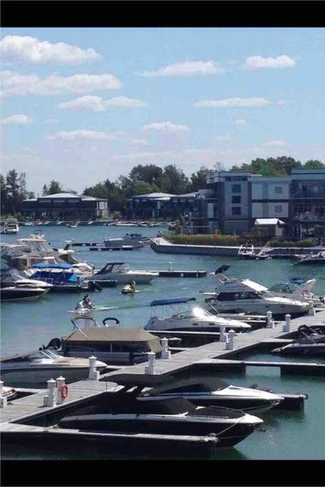 Aquarius 2 Bedroom Condo Friday Harbour Innisfil ภายนอก รูปภาพ