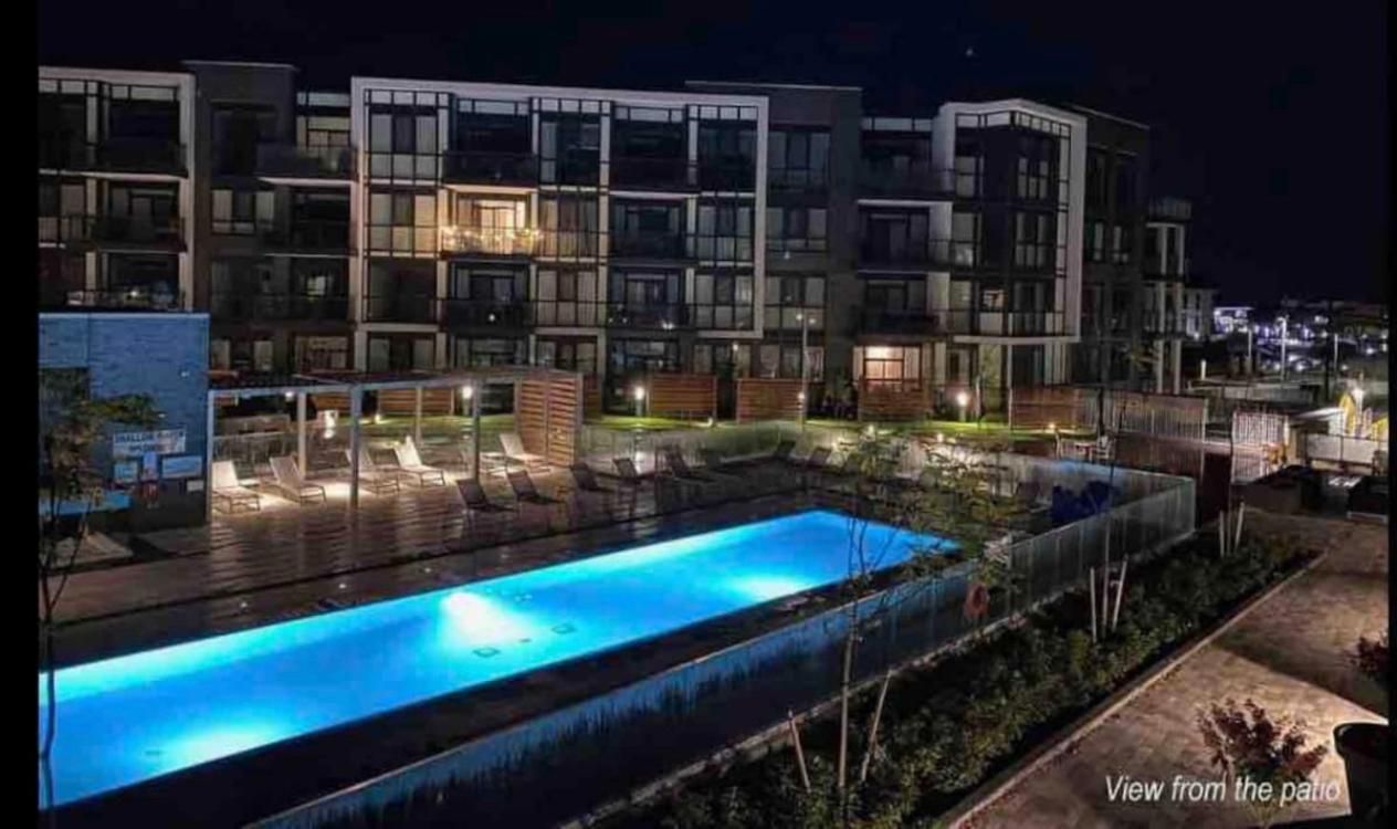 Aquarius 2 Bedroom Condo Friday Harbour Innisfil ภายนอก รูปภาพ