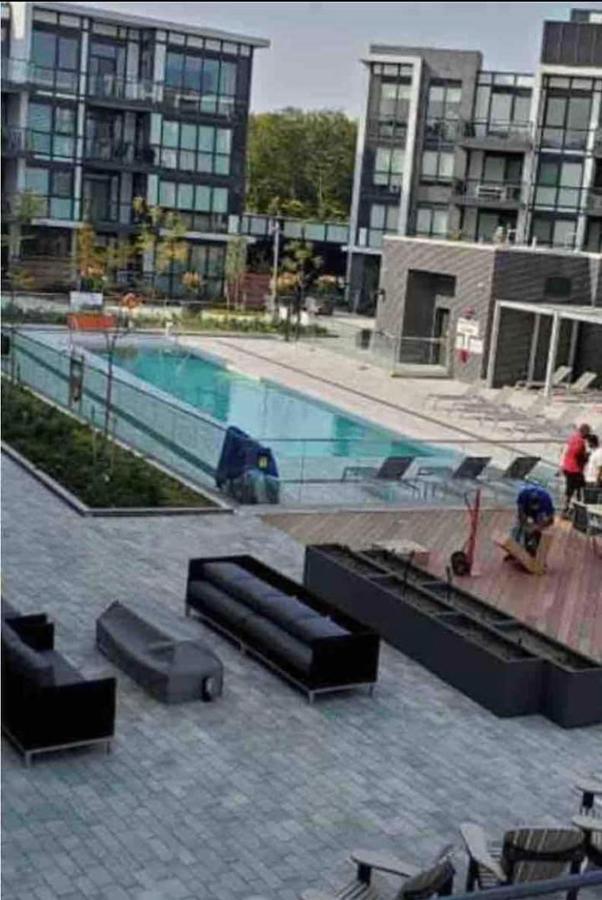 Aquarius 2 Bedroom Condo Friday Harbour Innisfil ภายนอก รูปภาพ
