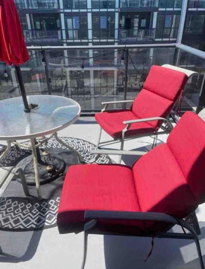 Aquarius 2 Bedroom Condo Friday Harbour Innisfil ภายนอก รูปภาพ