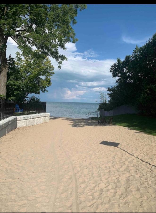Aquarius 2 Bedroom Condo Friday Harbour Innisfil ภายนอก รูปภาพ